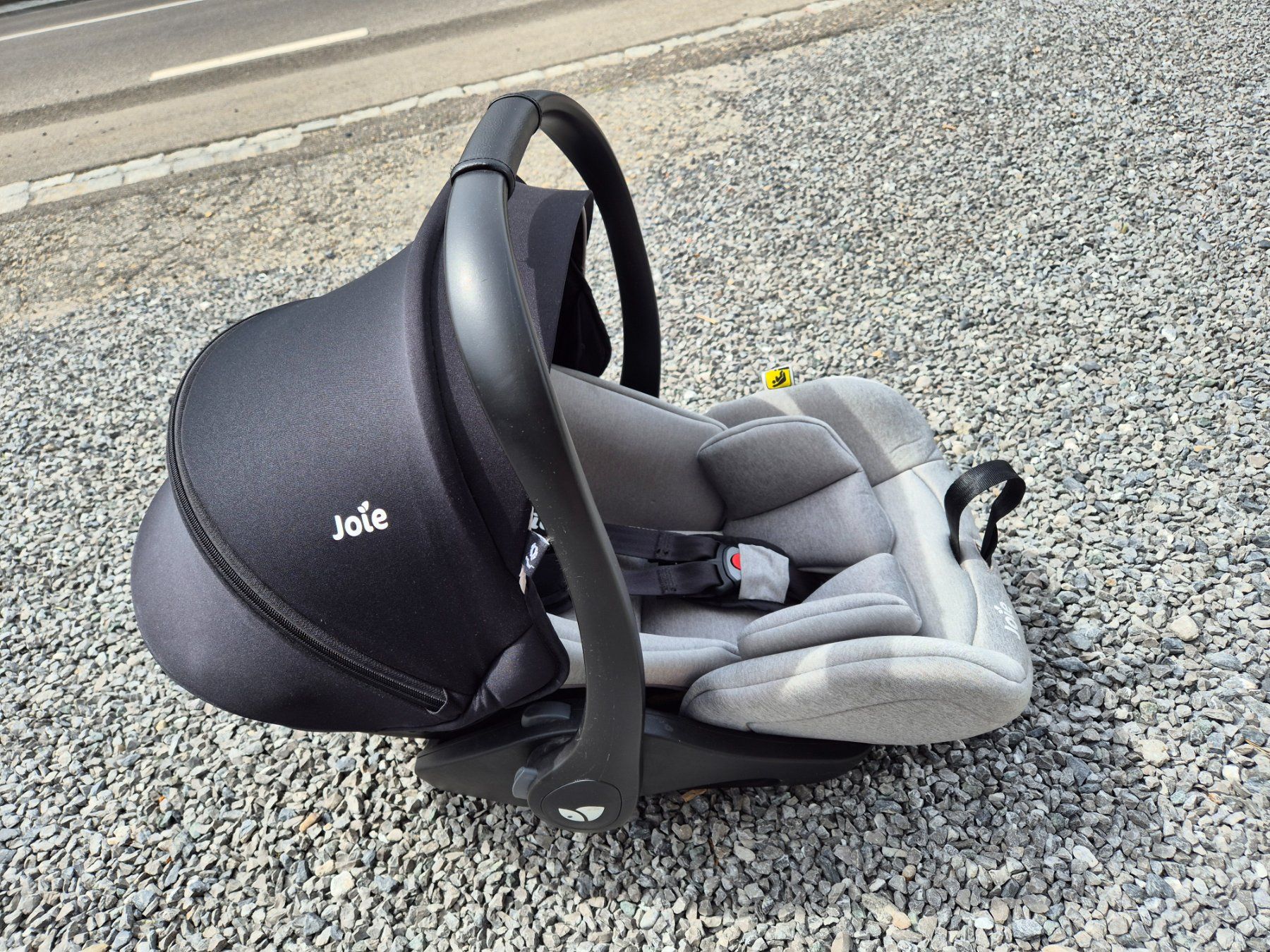 Joie Seggiolini per auto: Joie Babyschale mit Isofix-Basis – Usato da Walzenhausen venduto da rac_2pk2 4