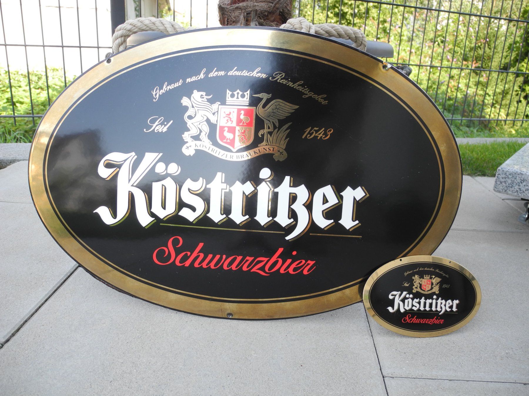 Insegne: 2 x KÖSTRITZER SCHWARZBIER / EMAIL – Usato da Reinach AG venduto da Huckleberrysix