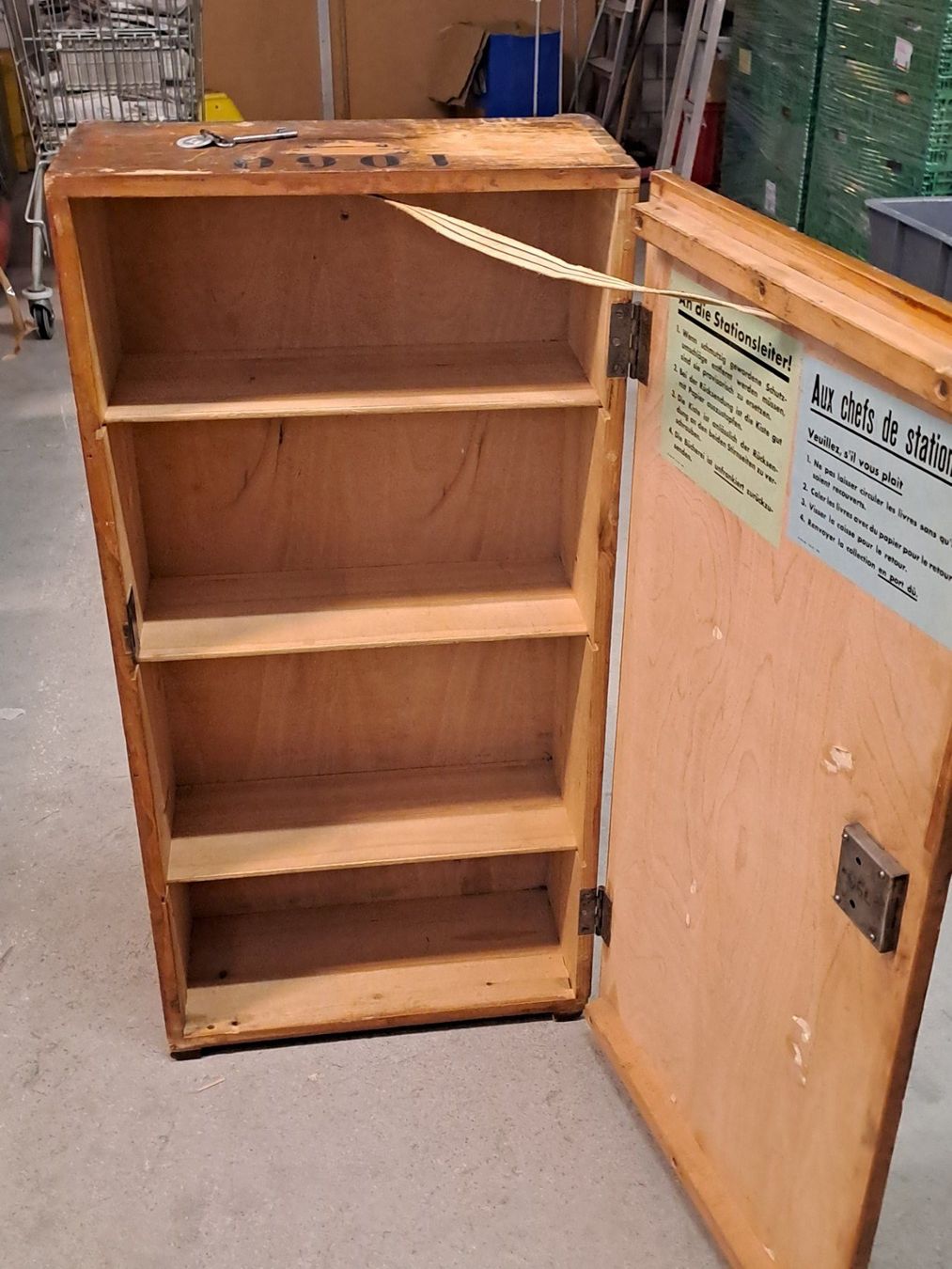 Casse di trasporto: Schweizerische Volkbibliothek,Holzkasten – Usato da Wald ZH venduto da stani06 4