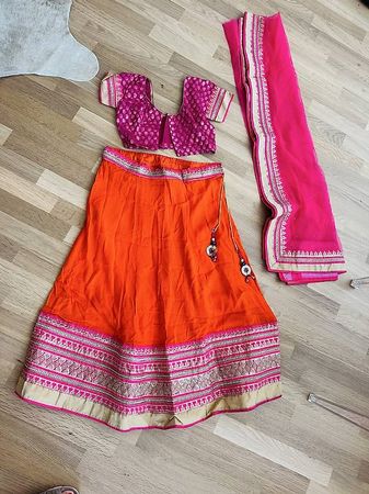 Indische Kleidung SET: Lehenga, Sari & Fabindia Hose | NEU