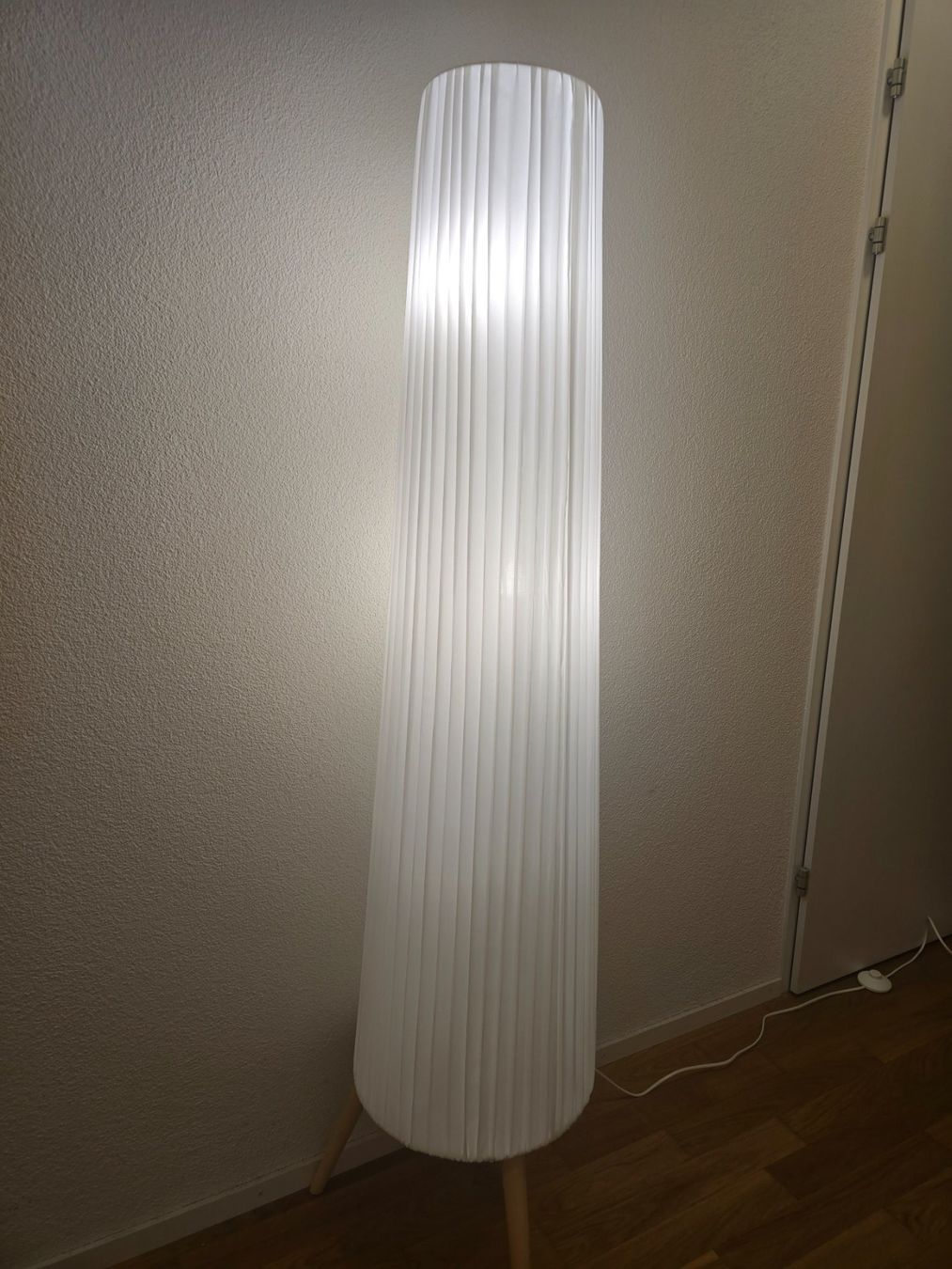 Ikea Lampade: Ikea ÖKENSAND Standleuchte – Usato da Emmen venduto da Kimutaku