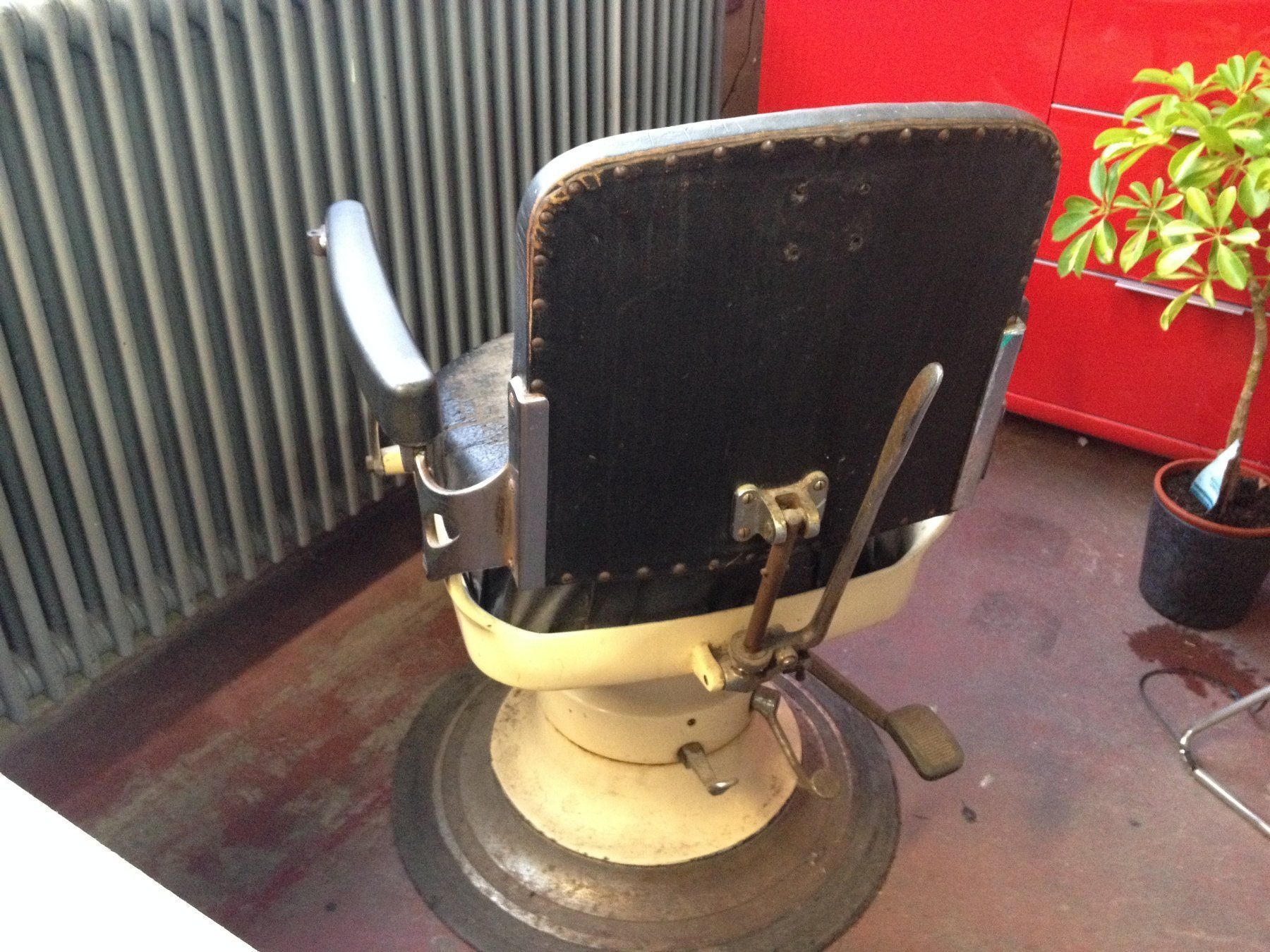 Poltrone: Vintage siège de Barbier / coiffeur – Usato da Vuiteboeuf venduto da broticaire 3