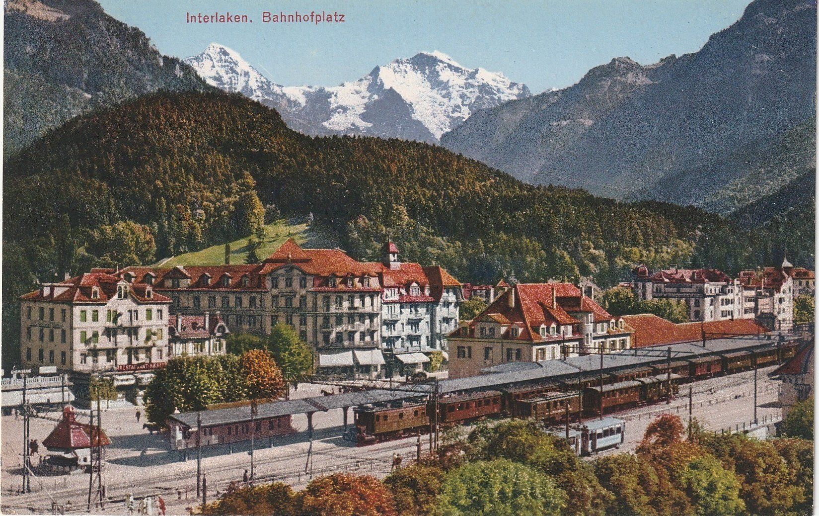 Ansichtskarten: Interlaken. Bahnhofplatz – Gebraucht aus Bronschhofen von Astore