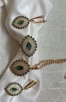Ensemble bijoux plaqué or avec pierres vertes et blanches
