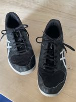 ASICS Hallenschuhe Grösse 41.5