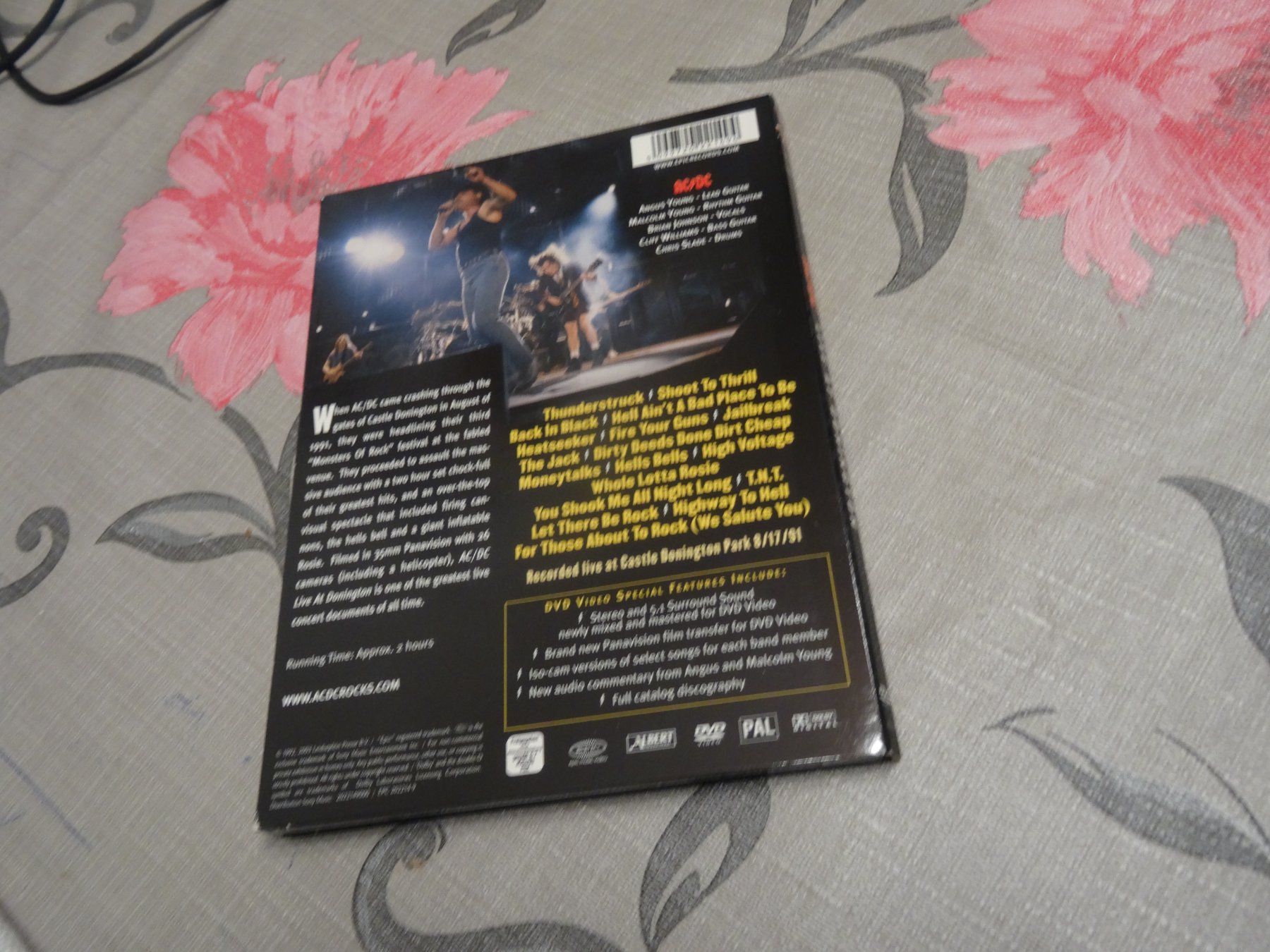 Tutti i DVDs: AC/DC - Live At Donington DVD – Usato da Olten venduto da Disc-Verkauf 2