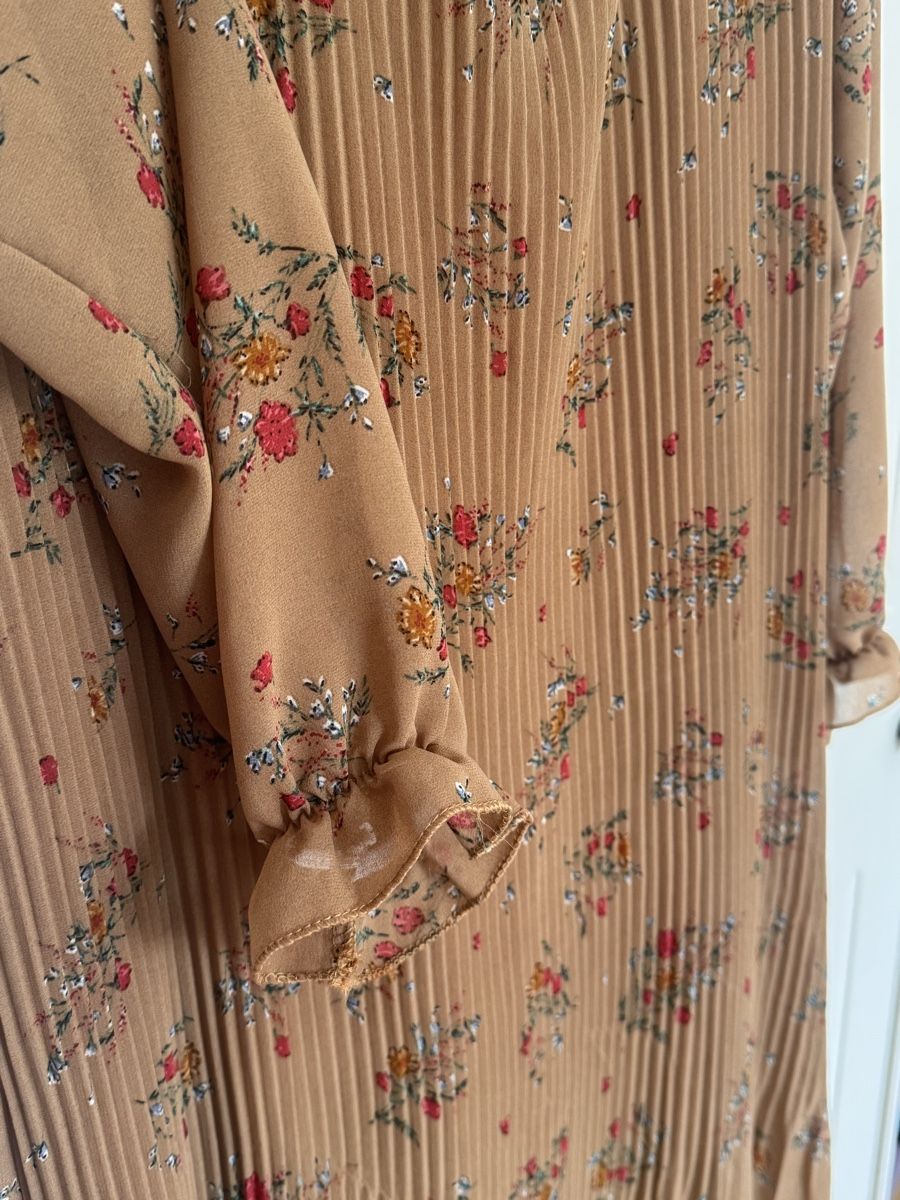 Vestiti: Robe longue fleurie taille M/L – Usato da La Chaux-de-Fonds venduto da Sabinchenn 1