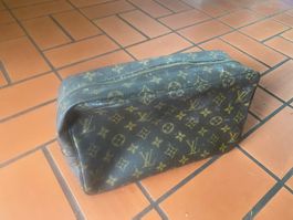 original Louis Vuitton( accessories trousse)L=28cm H=18cm