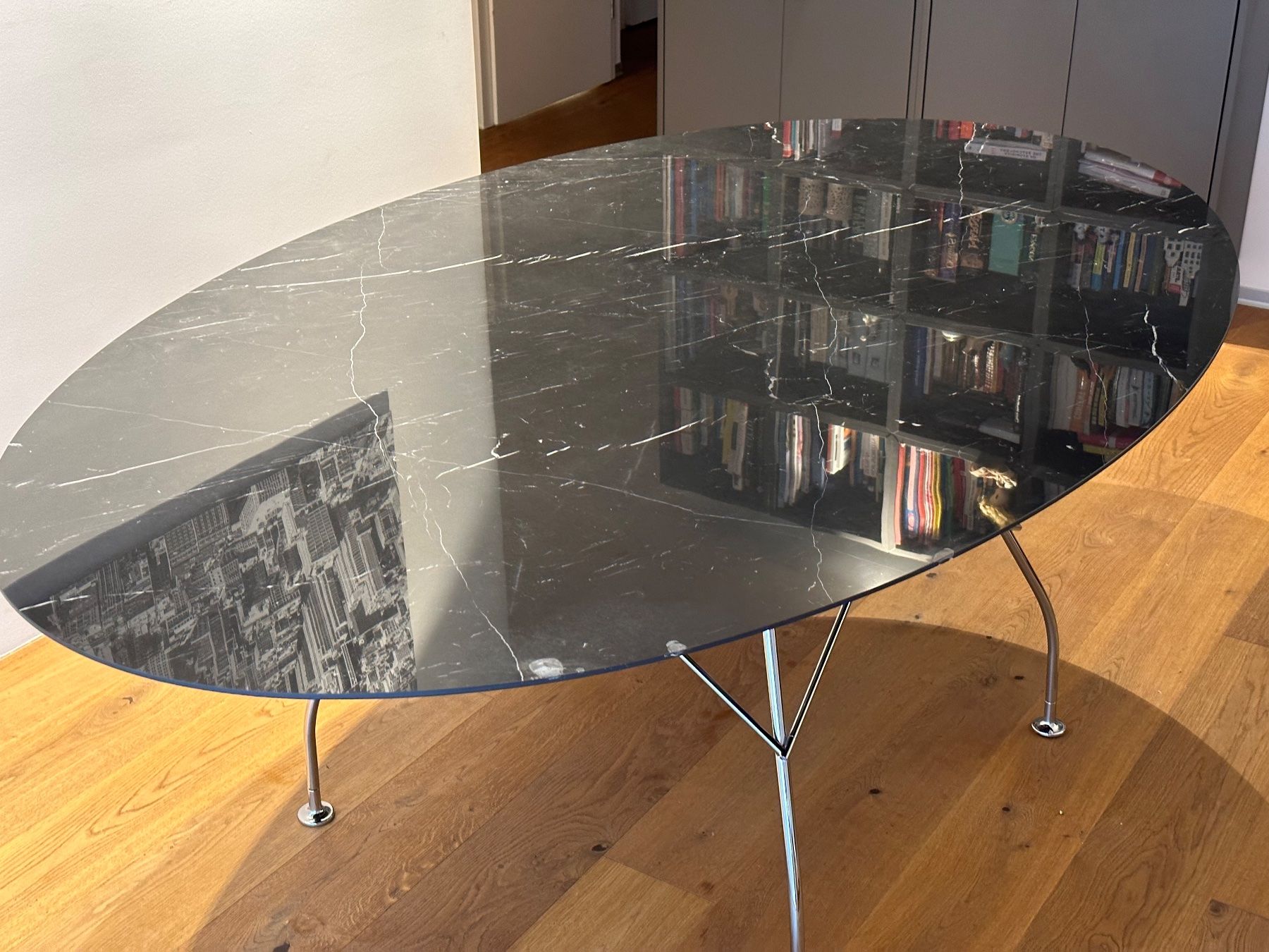 Tische: Esstisch Keramik Oval - Kartell – Defekt aus Muri b. Bern von