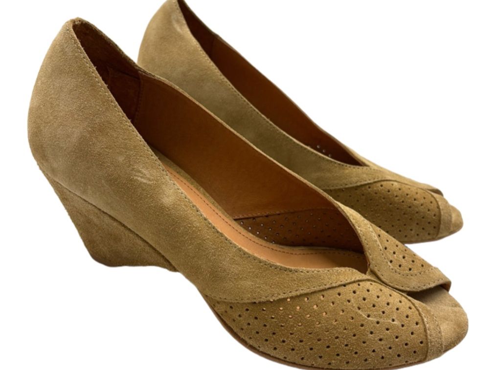 Copenhagen Scarpe da donna: Anonymous Copenhagen Tiffany Triangle Pumps beige 36 Leder – Nuovo (secondo la descrizione) da Regensdorf venduto da secondchancefashion