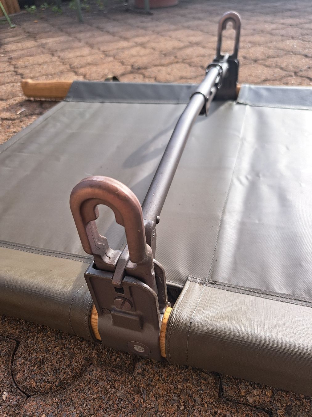 Chaises longues: original schweizer Armee Sanitätsbarre – D'occasion à Zufikon par olinielsen 2