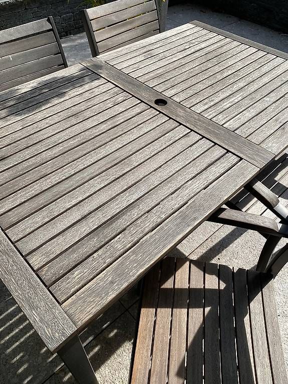 Set de table et chaises: Gartentisch mit 4 Stühlen – D'occasion à Mühlau par Johuiii 1