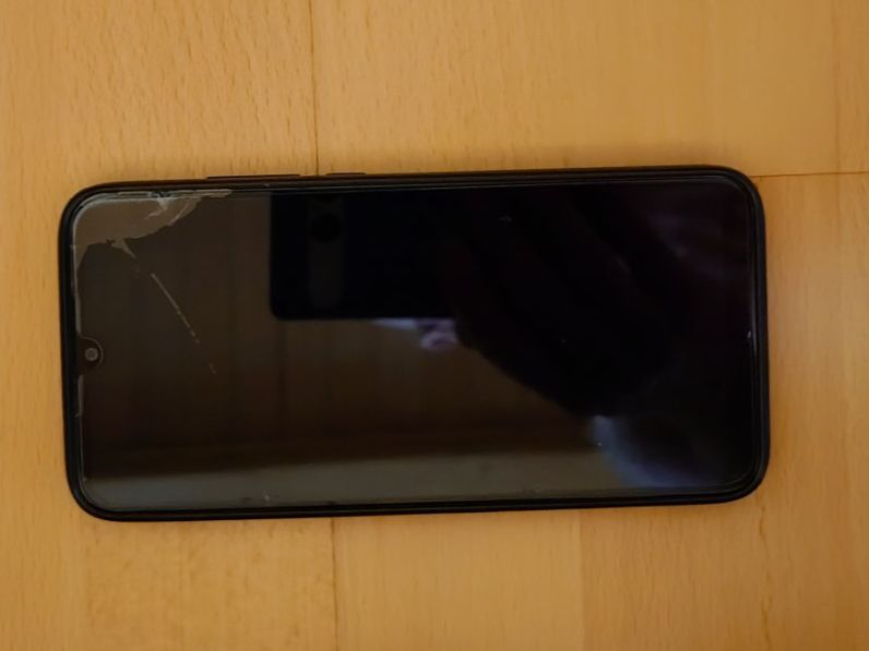 Xiaomi Handys / Smartphones: Xiaomi Redmi 7 Smartphone mit Zubehör – Gebraucht aus Winterberg ZH von Laliv 5