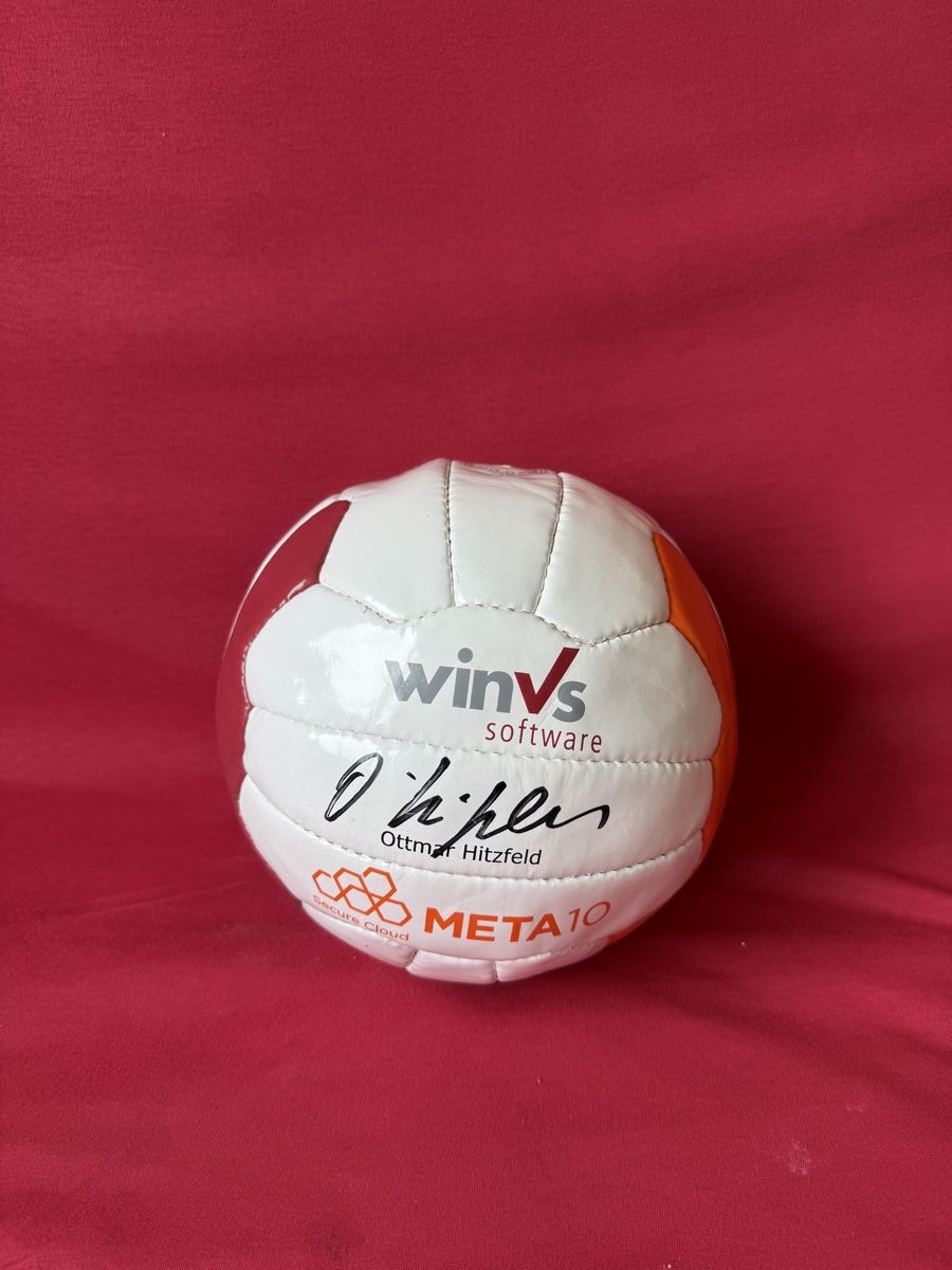 Autografi: Ball mit Ottmar Hitzfeld Autogramm – Usato da Giswil venduto da urr_7c5j 4