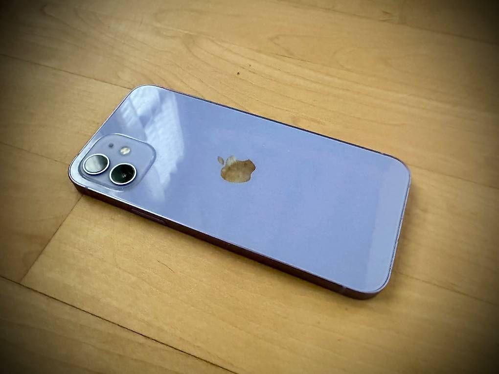 Handys / Smartphones: iPhone 12 128GB Violett Occasion – Gebraucht aus Chur von Tenorio 1