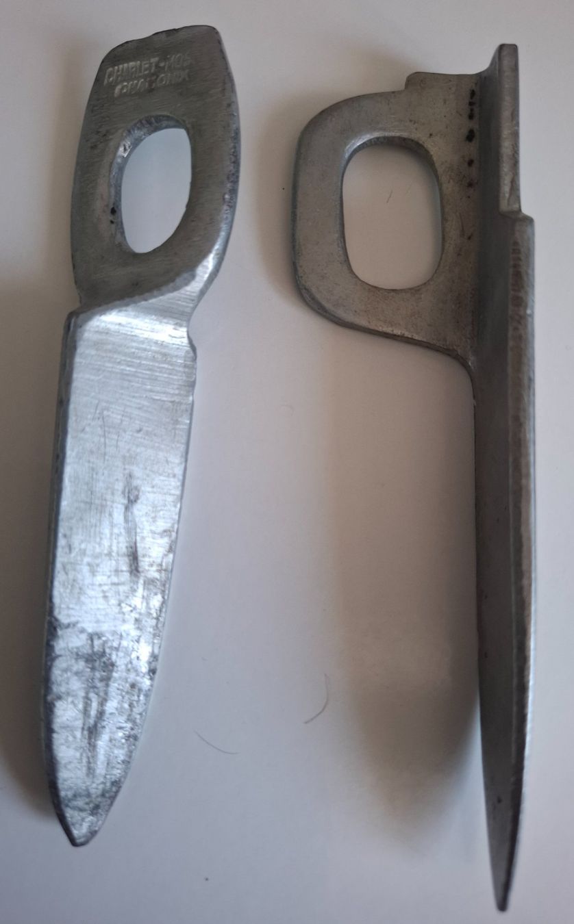 Ferramenta: Bergsteigen 6 Felshaken und Hammer – Usato da Grenchen venduto da Schlussliecht 2