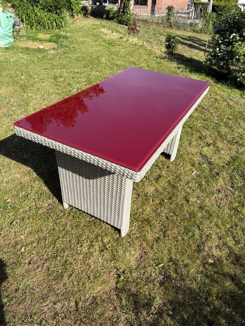 Tavoli: Gartentisch mit Glasplatte, Rattan – Usato da Trüllikon venduto da Nicci025