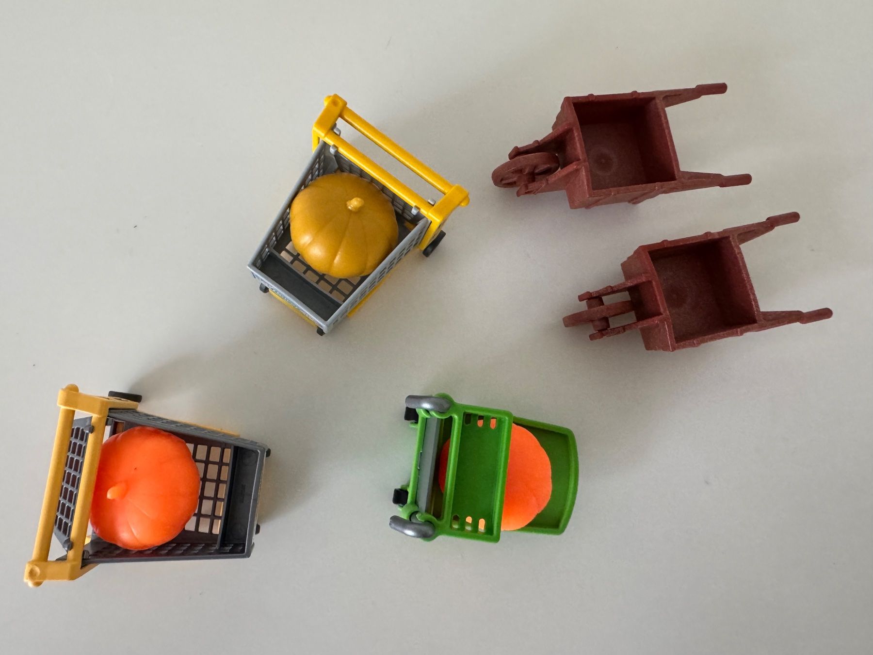 Playmobil Giocattoli: Playmobil - 5 Wägelchen – Usato da Winterthur venduto da Arma3 4