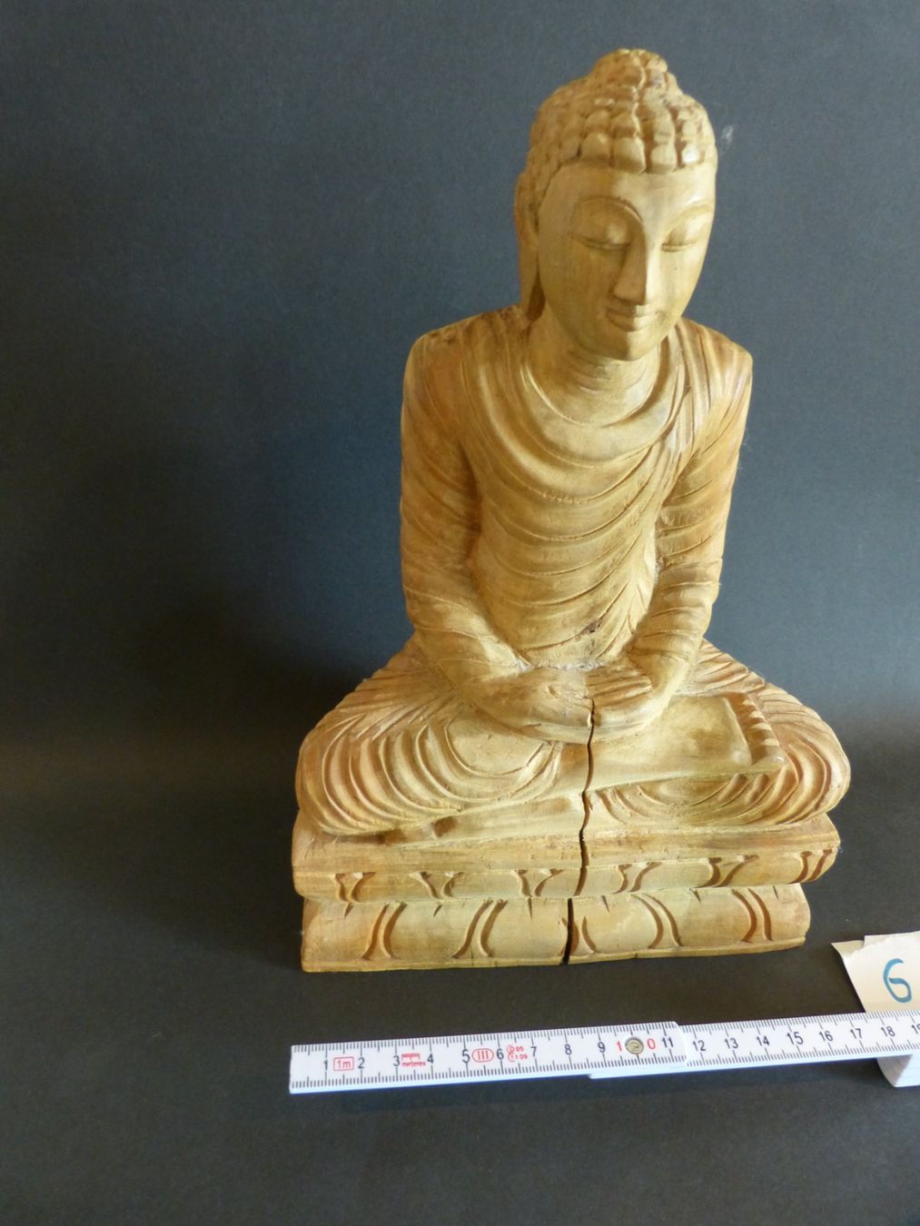 Statuette: Buddha Figur Sandel-Holz geschnitzt – Usato da Lengnau BE venduto da AllerleiSUPER
