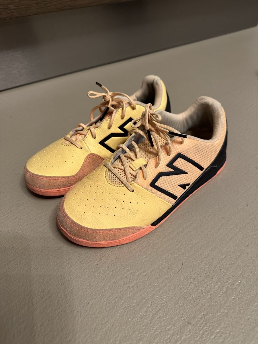 New Balance Scarpe per ragazzi: New Balance Hallen Turnschuhe – Usato da Zürich venduto da Bingobongo03