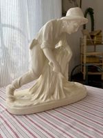 Keramikfigur Junge mit Ernte guter Zustand 32cm