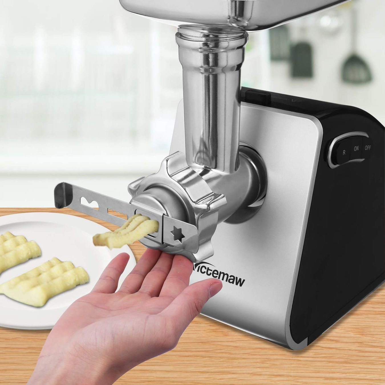 Appareils de cuisine: Fleischwolf Hackfleischmaschine Edelstahl mit Aufsätzen – Neuf avec emballage d'origine à Zürich par NovaDen 4