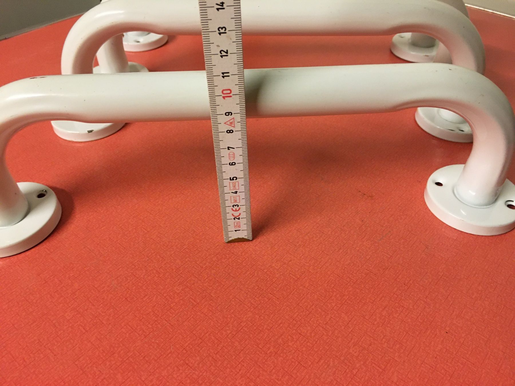 Supporti a parete: 4 Metal Halterung, Wand  Halterung. – Usato da Lanzenhäusern venduto da vic63 4