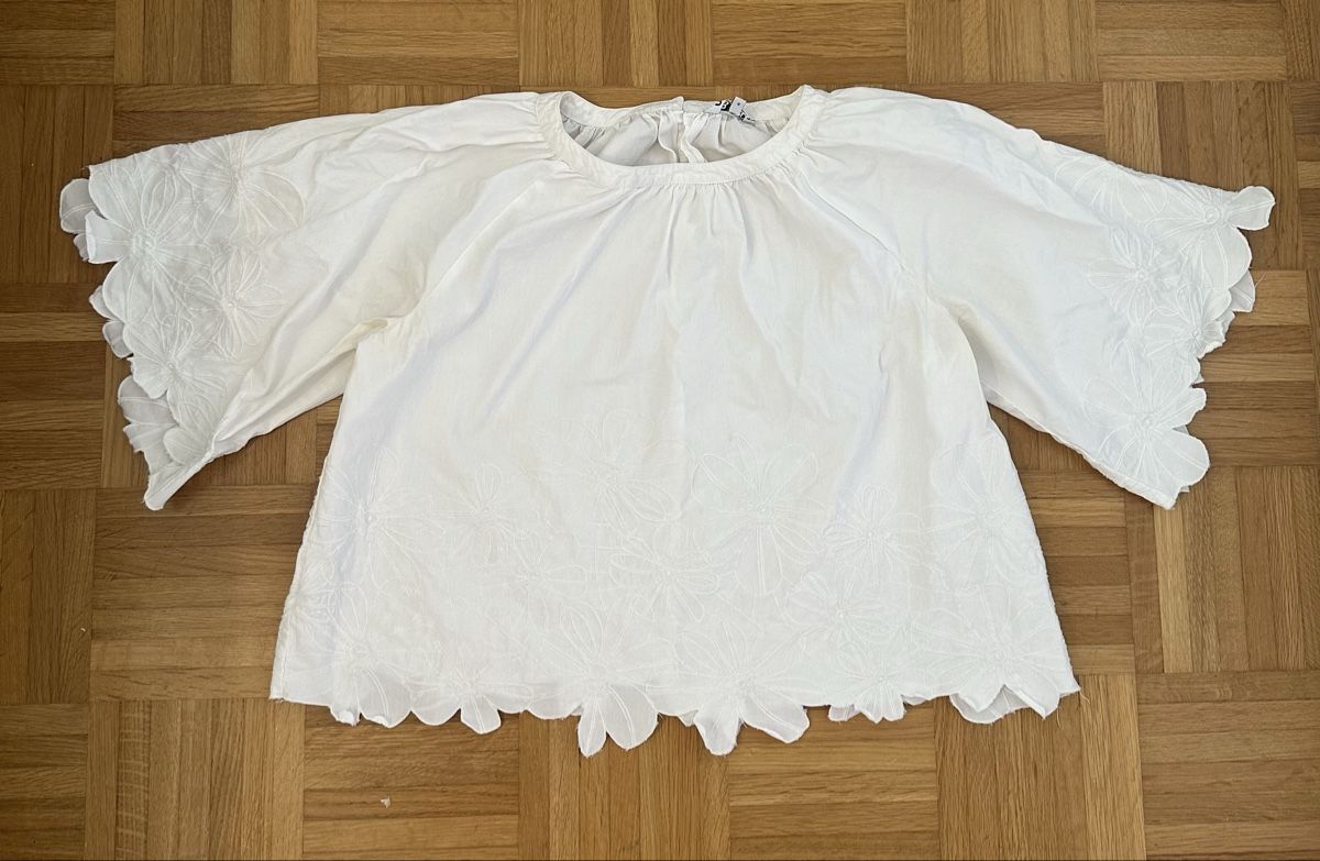 Tops: Weisses Oberteil/ Bluse von Object mit Blumenmuster Gr. 40 – Gebraucht aus Zürich von alex124