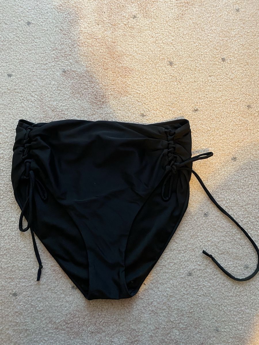 Costumi da bagno & Bikini: Badehose SOGNO D'ORO schwarz Grösse 48  – Usato da Merlischachen venduto da aly_9ncj