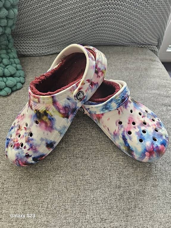 Herrenschuhe: Crocs - Gefüttert  – Gebraucht aus Wallisellen von BeautyBee