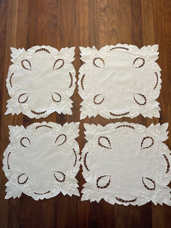 2 Stück Runde Tischsets Aus Spitze Mit Blumenstickerei – 28 Cm Durchmesser, Weiß, Für Tischdeko & Vasen