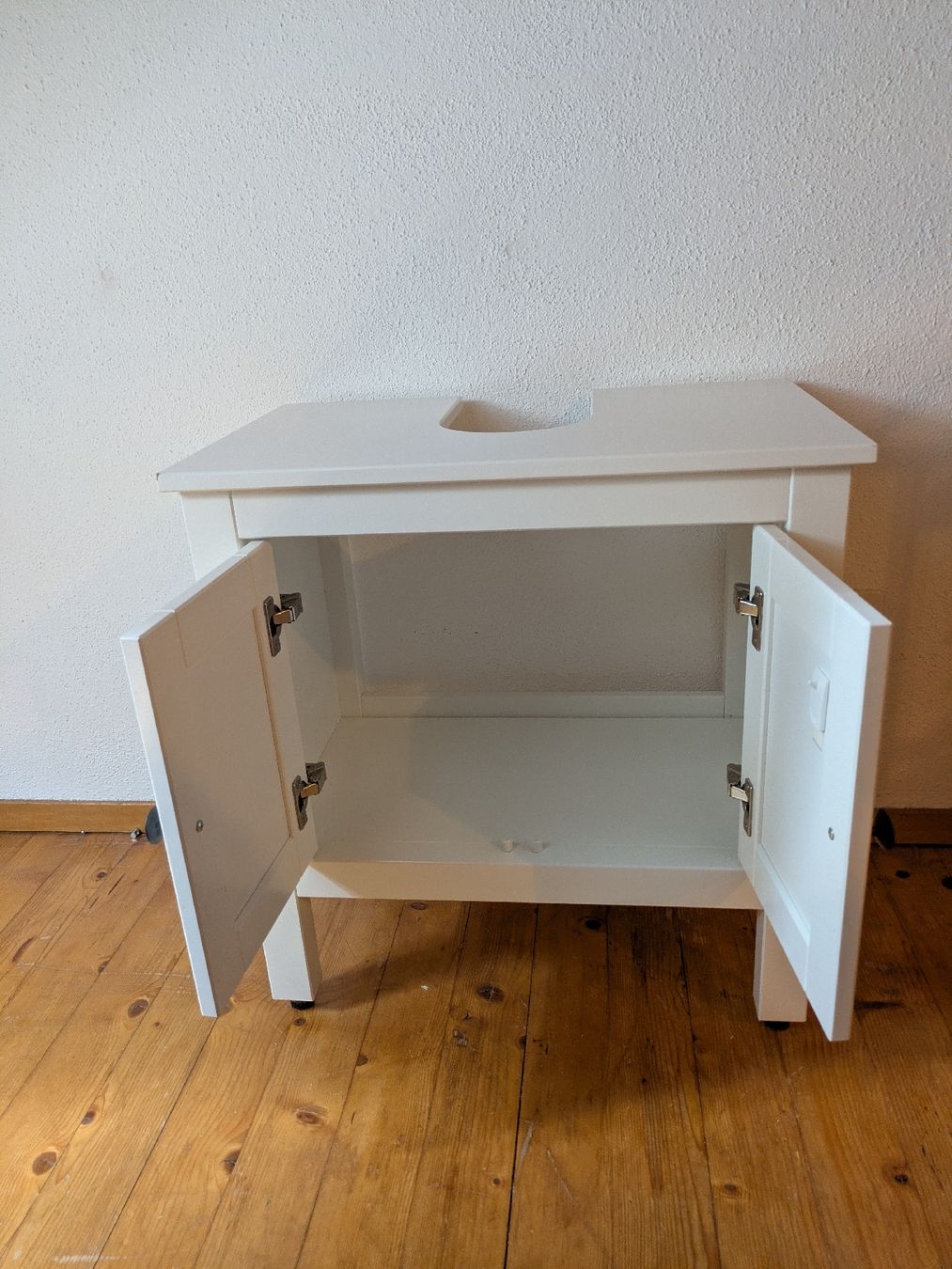 Ikea Mobili per bagno: Hemnes Waschbeckenunterschrank – Usato da St. Gallen venduto da philinebrun 1