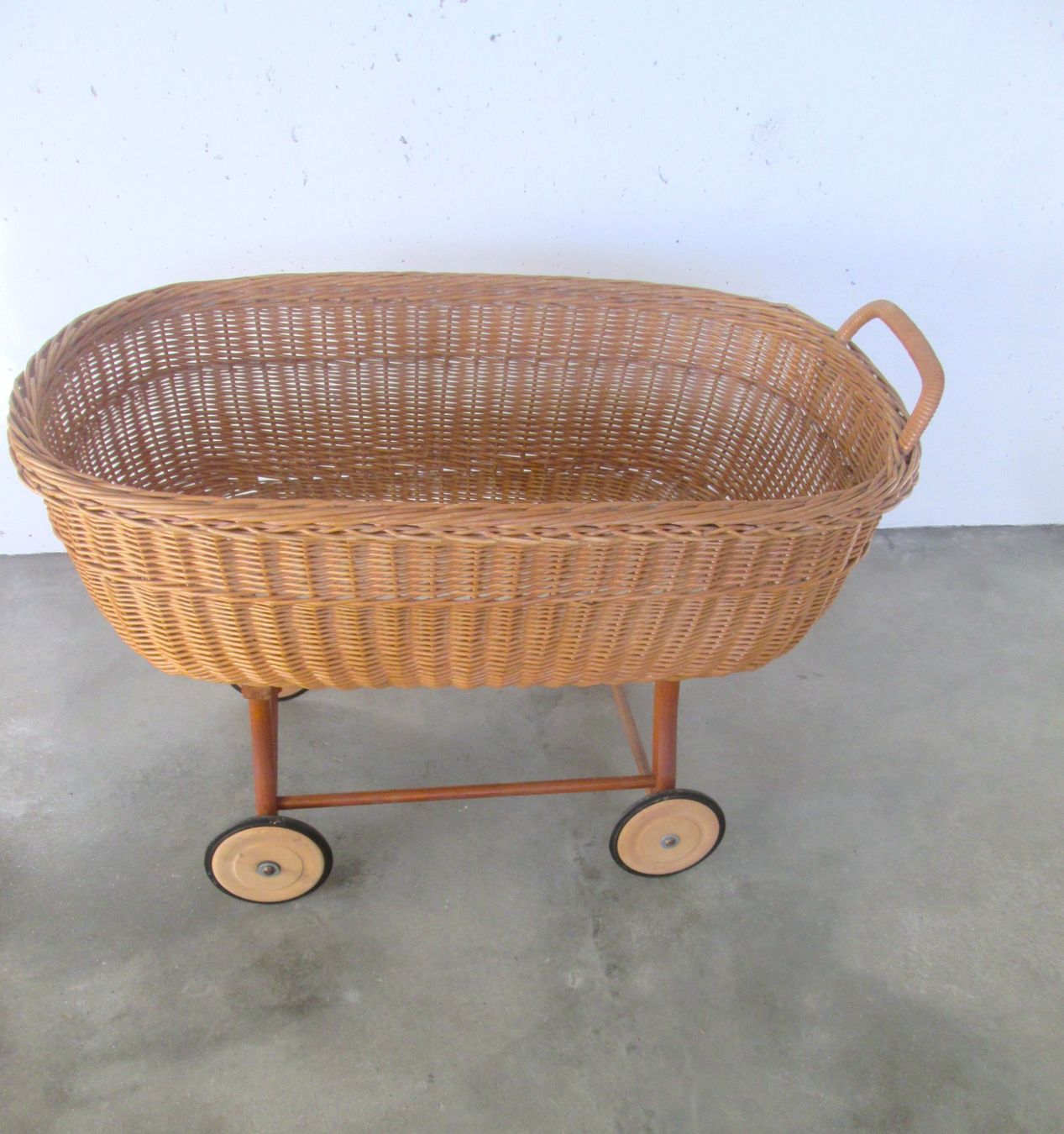 Carrozzine: Vintage-Kinderwagen aus Weide – Usato da Sementina venduto da babucia 1