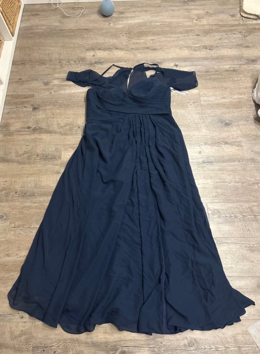 JJ’s House Vestiti: Dunkelblaues Abendkleid – Usato da Winterthur venduto da jul_v9wx 1