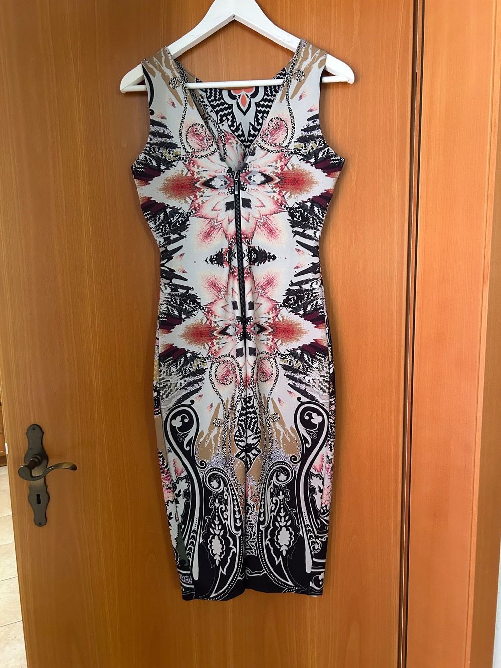Next Vestiti: Next Etuikleid gemustert Gr. 38 – Usato da Oberkulm venduto da angela_05 1