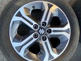 Suzuki Alufelgen mit Reifen 215/55 R17 94W