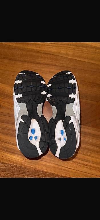 Scarpe da uomo: New Balance  – Usato da Zug venduto da pre_pws9 4