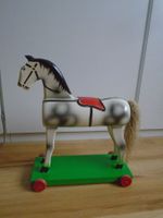 älteres HOLZ-Pferd  auf Rollen zum Nachziehen