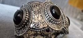 Armband silberfarben mit schwarzen Steinen Elastisch