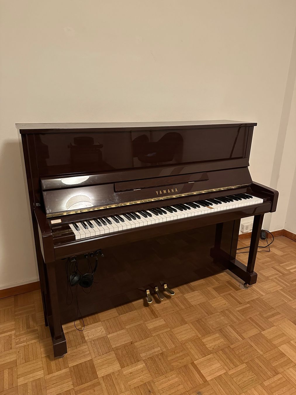 Musikinstrumente: Piano Yamaha B1 en acajou – Gebraucht aus Genève von leo_2gq7