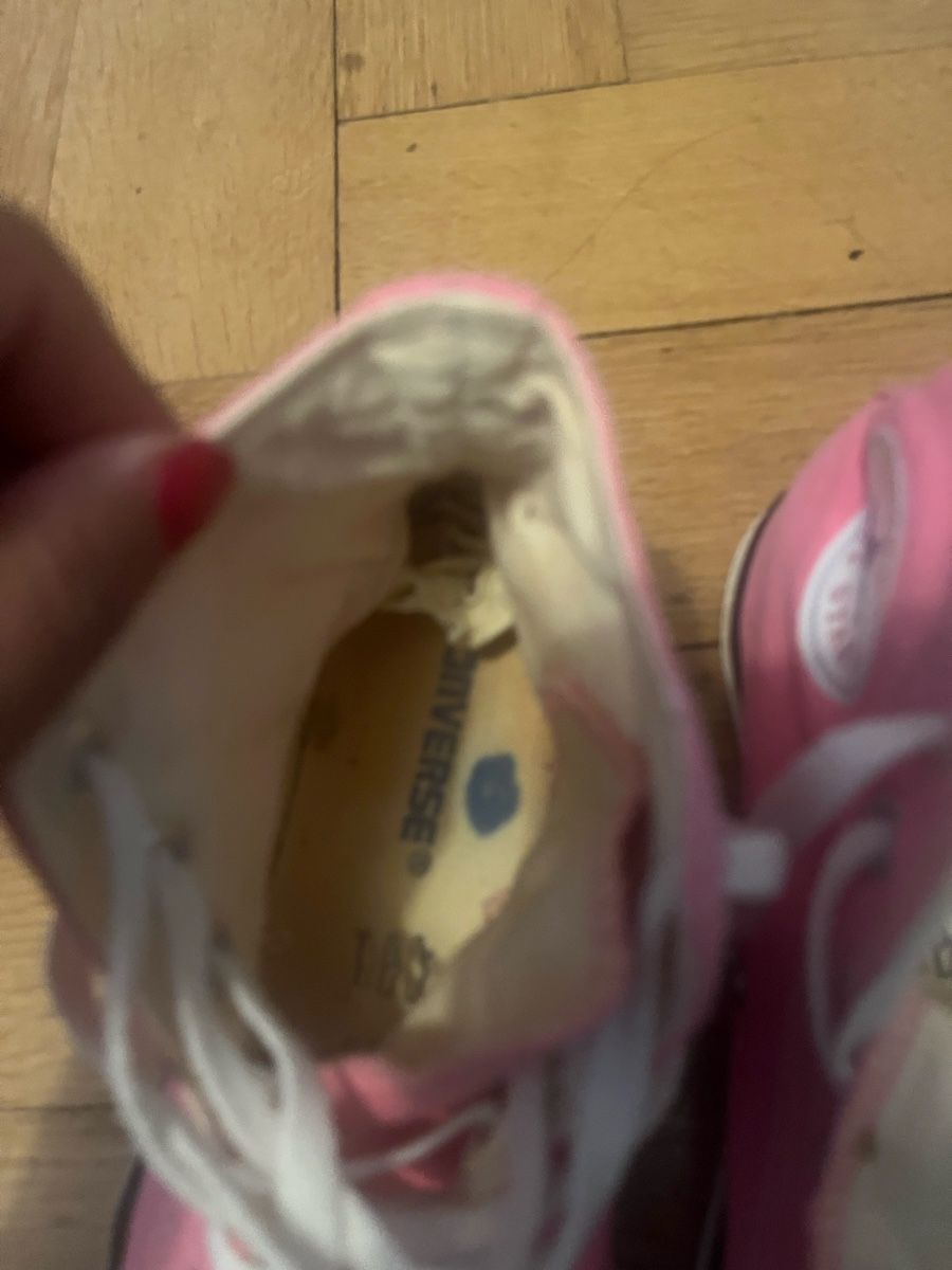 Converse Herrenschuhe: Rosa Converse Grösse 39 – Defekt aus Olten von sae_82z2 9