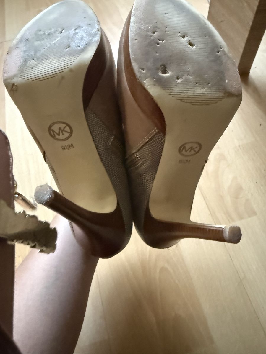 Michael Kors Scarpe da donna: Michael Kors Stiefeletten Leder beige Grösse 37 – Usato da Zürich venduto da Supron01 2