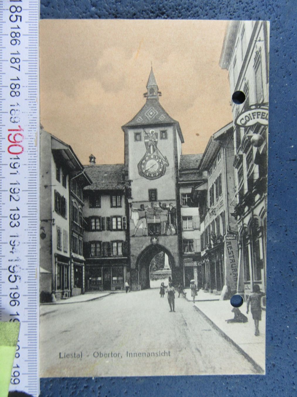 Cartoline postali: LIESTAL BL AK GELOCHT – Difettoso da Ettingen venduto da Hausi4711