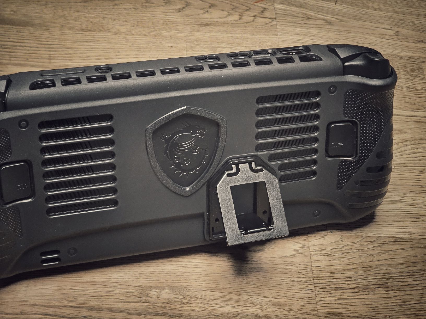 MSI Console: MSI Claw 8 AI Plus A2VM – Nuovo (secondo la descrizione) da Kirchlindach venduto da Philantronic 2