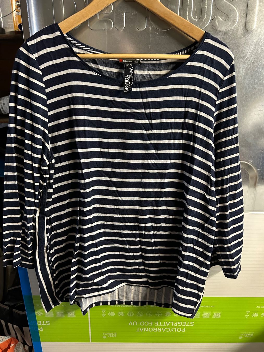 Pullover & Sweatshirts: Damen Shirt Gr. 42 – Gebraucht aus Obergösgen von Andre118