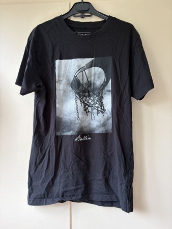 T-Shirt Mister Tee schwarz Grösse L Basketballmotiv