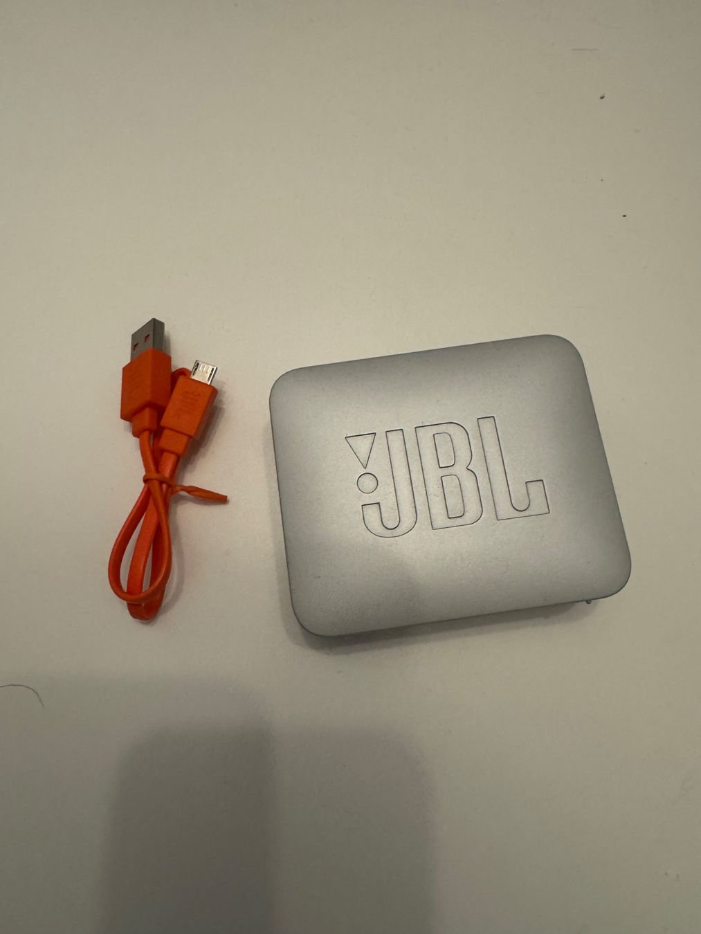 JBL Haut-parleurs: JBL Go 2 Lautsprecher silber mit Ladekabel – D'occasion à Burgdorf par Caradhras 3