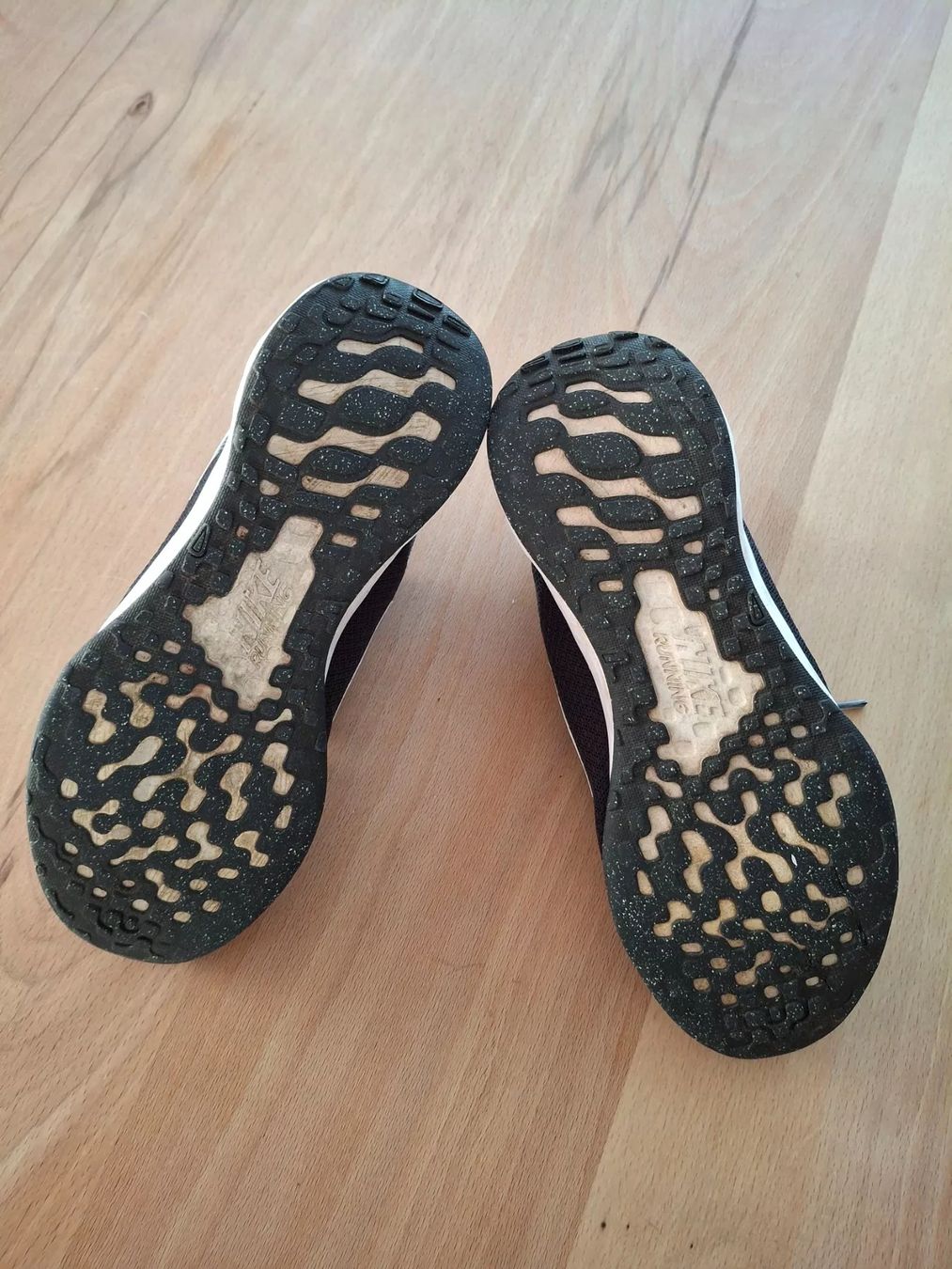 Nike Scarpe per ragazzi: Schuhe v. Nike, Gr. 38, schwarz – Usato da Bilten venduto da pelanov 5