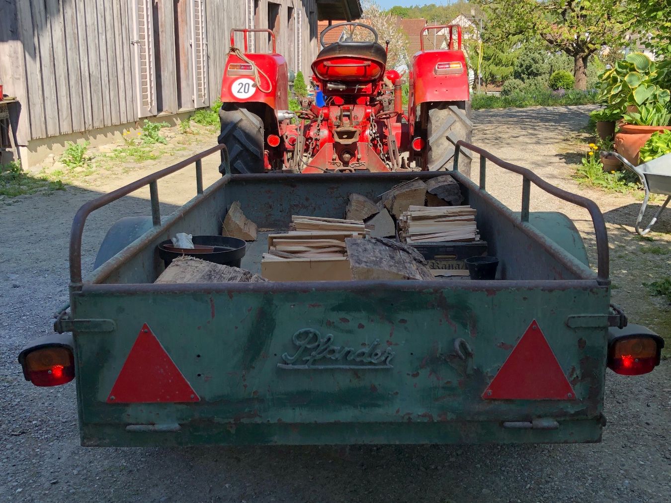 Bucher Trattori: Traktor Bucher 2000 mit Anhänger – Usato da Oerlingen venduto da Hostert 4