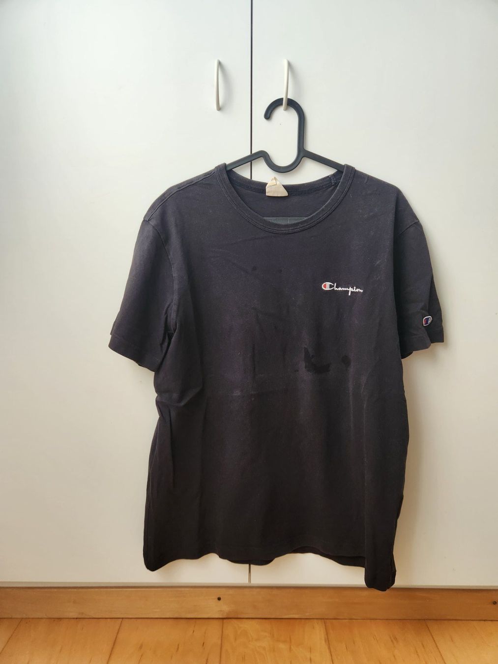 Champion T-shirt: champion tshirt – Usato da Ennetbaden venduto da ale_syz8